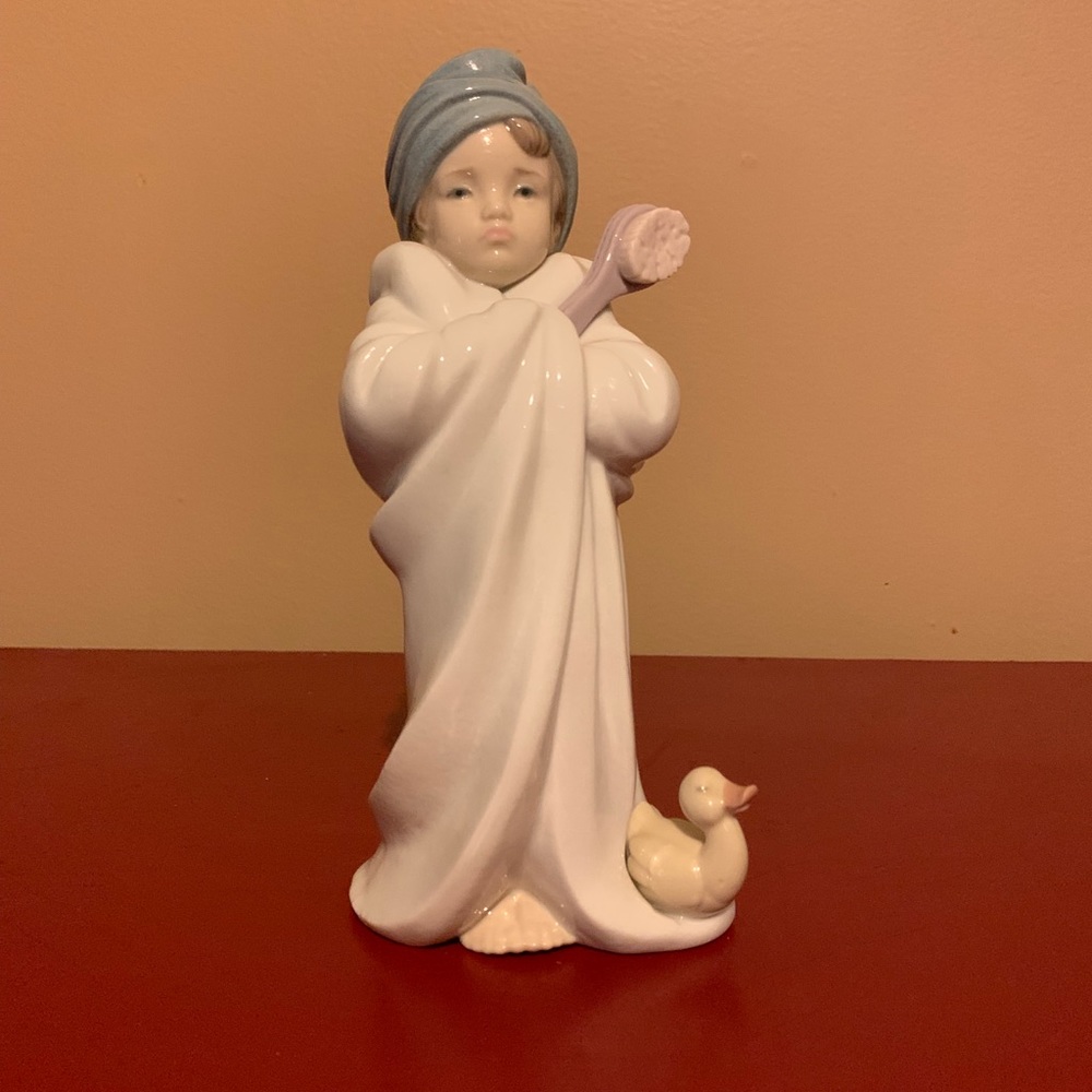 Lladro Bundled Bather
